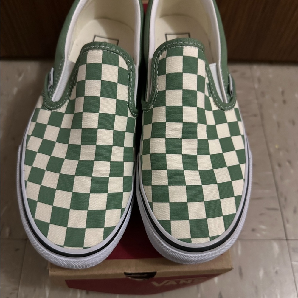Van shoes. Size 7 in women. Green and white pattern. - Picture 5 of 5